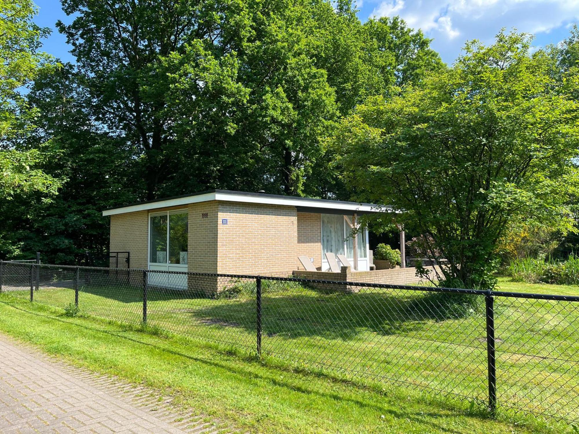 Bungalowpark De Kremmer Gasselte Ruang foto